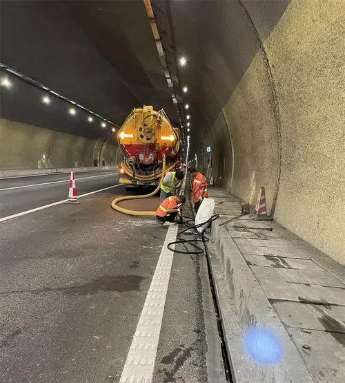 保德隧道排水渠清淤